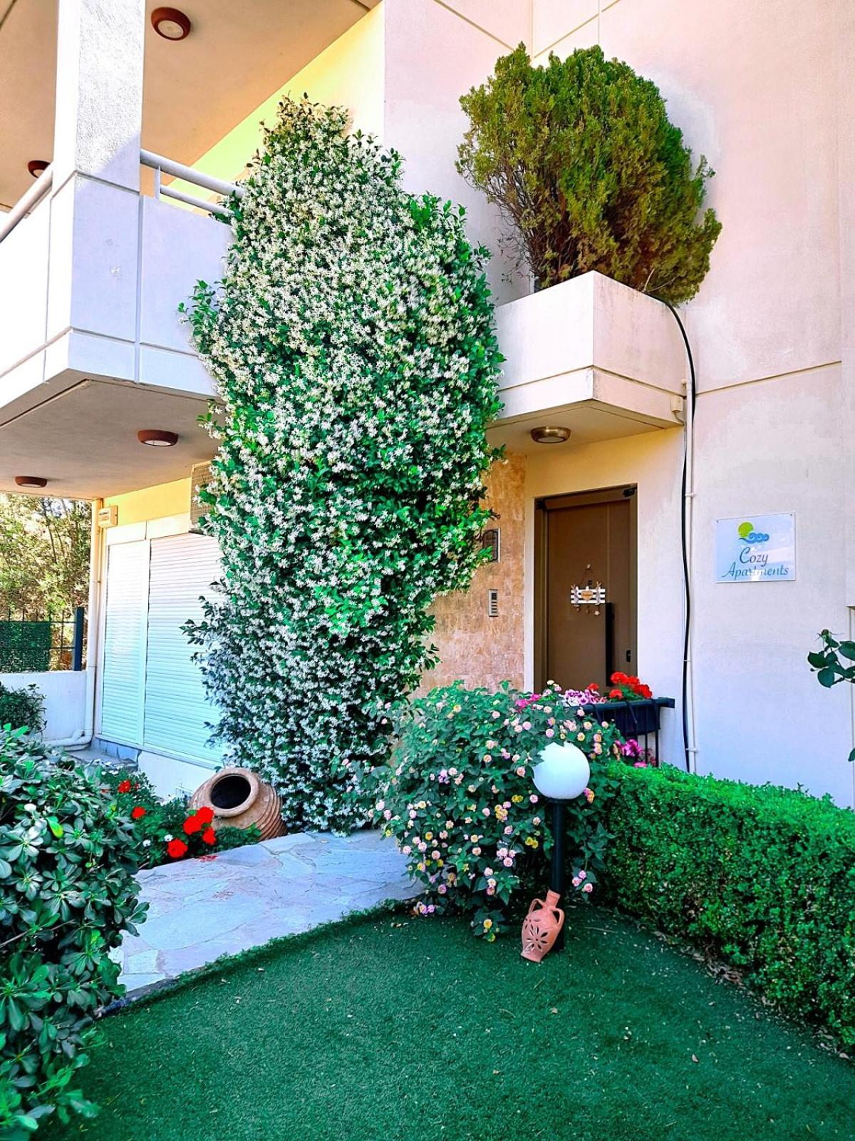 Cozy Apartments Near The Airport Artemida  Exterior photo